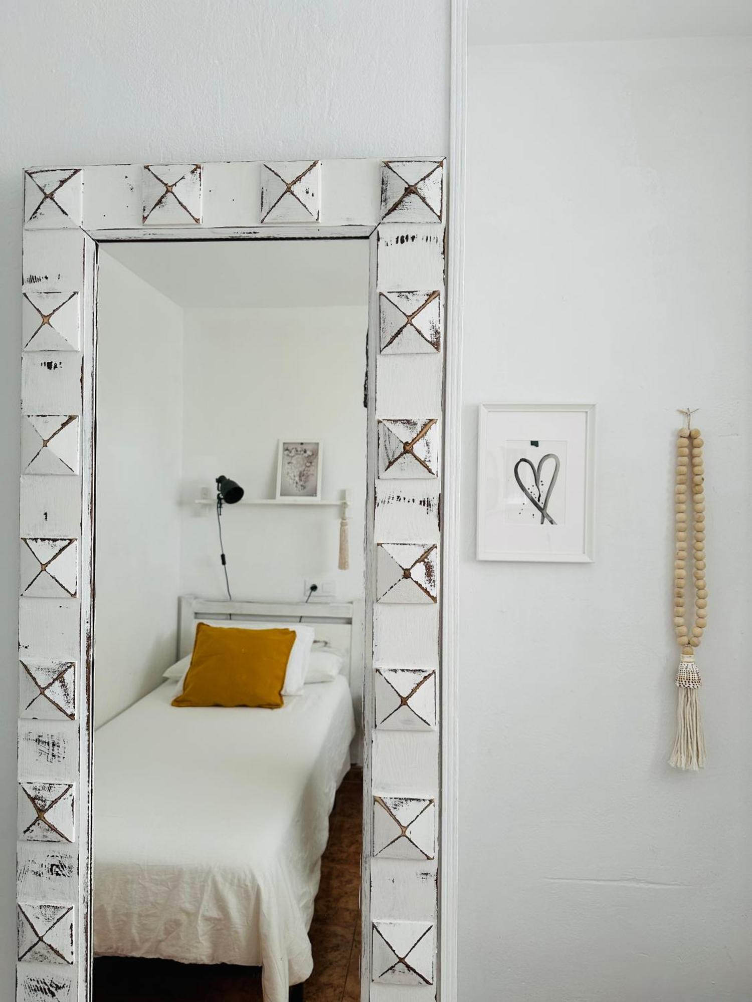 Charming & Cosy Beach Apartment Торремолинос Экстерьер фото