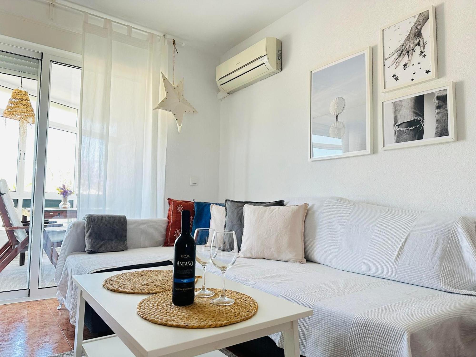 Charming & Cosy Beach Apartment Торремолинос Экстерьер фото